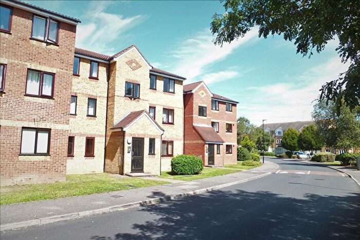 1 Bedroom Flat To Rent In Redford Close, Feltham, TW13