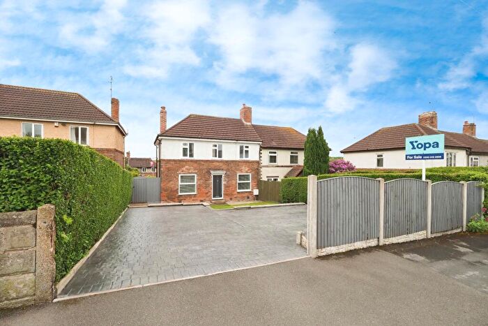 3 Bedroom Semi-Detached House For Sale In Thorney Abbey Road, Mansfield, NG21