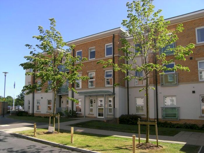 1 Bedroom Flat To Rent In Highbury Drive, Leatherhead KT22