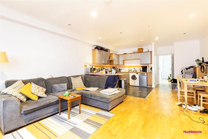 1 Bedroom Flat To Rent In Hercules Street, London, N7