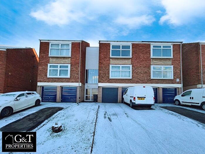 1 Bedroom Flat To Rent In Glynn Crescent, Halesowen, B63