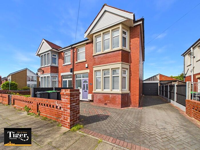 3 Bedroom Semi Detached House For Sale In Gildabrook Road, Blackpool, FY4