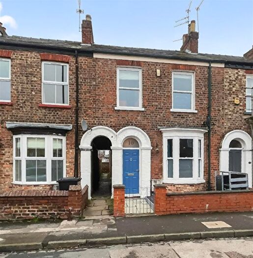 3 Bedroom Terraced House For Sale In Nunthorpe Road, York, YO23