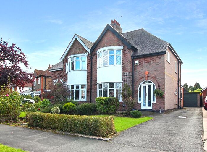 3 Bedroom Semi-Detached House For Sale In Oval Road, Hillmorton, Rugby, CV22