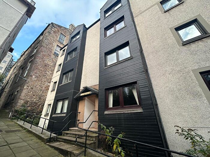 2 Bedroom Flat To Rent In / Bells Wynd, Old Town, Edinburgh, EH1
