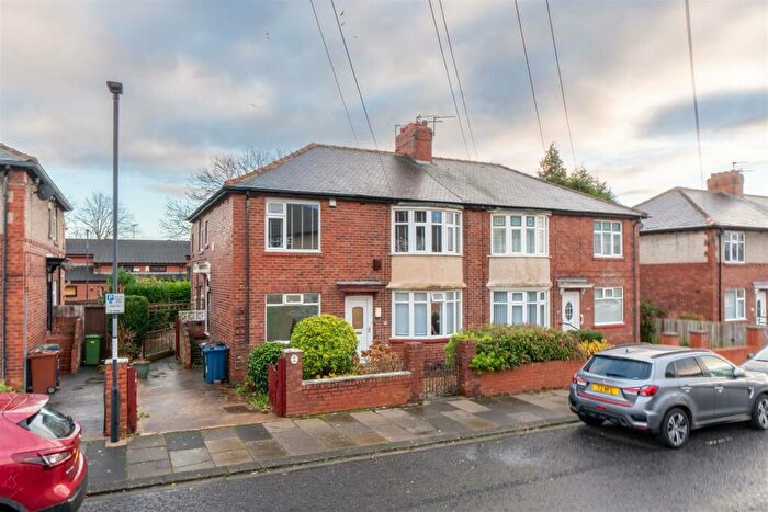 2 Bedroom Flat To Rent In *Available Now* Birchwood Avenue, High Heaton, NE7