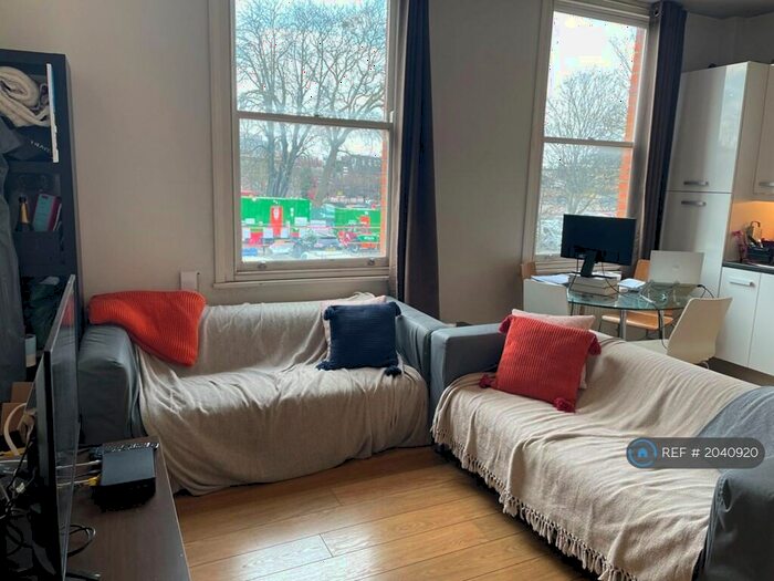 2 Bedroom Flat To Rent In Bedford Hill, London, SW12