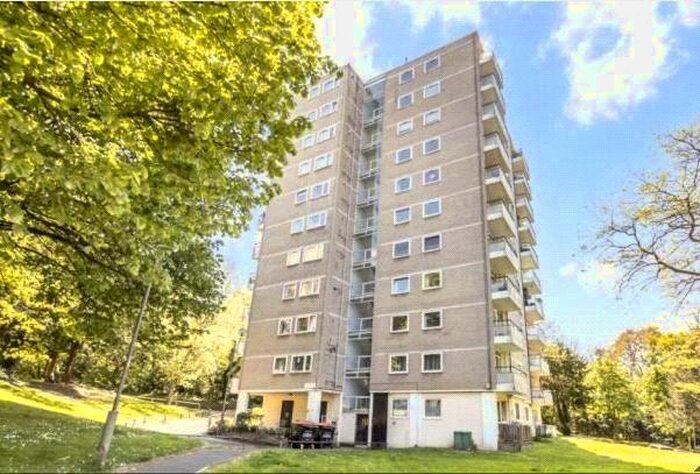 2 Bedroom Flat To Rent In Longmoor Point, Norley Vale, London, SW15