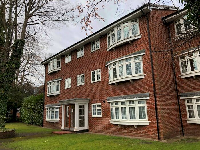 2 Bedroom Flat To Rent In West Road, Maidenhead, SL6
