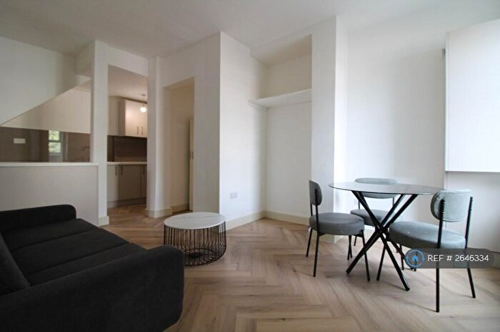 3 Bedroom End Of Terrace House To Rent In Vincent Road, Croydon, CR0