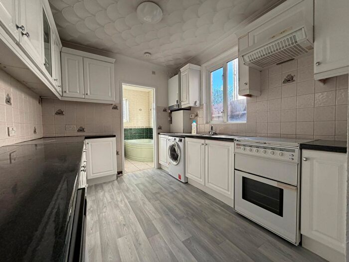 2 Bedroom Property To Rent In South Road, Southampton, SO17