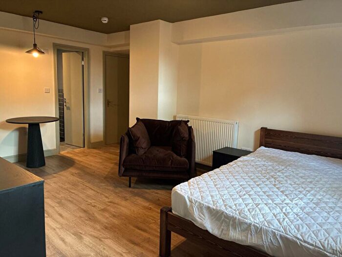 Studio To Rent In Moorland Road, Leeds, LS6