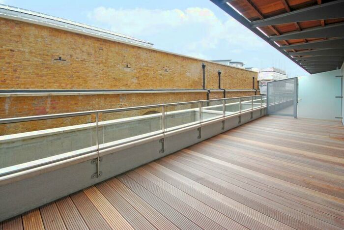 2 Bedroom Flat To Rent In West Carriage House, Woolwich, London, SE18