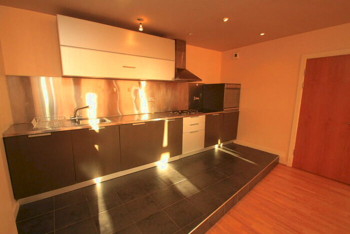 2 Bedroom Apartment To Rent In Metropolitan Apartments, LE1