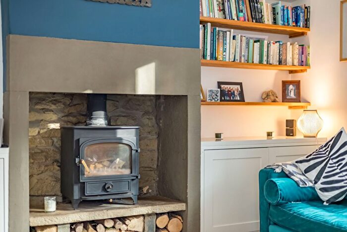 3 Bedroom Terraced House For Sale In Bank Buildings, Meltham, Holmfirth, HD9