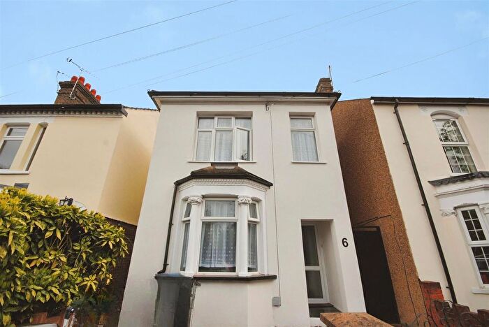 3 Bedroom Detached House To Rent In Denmark Street, Watford, WD17