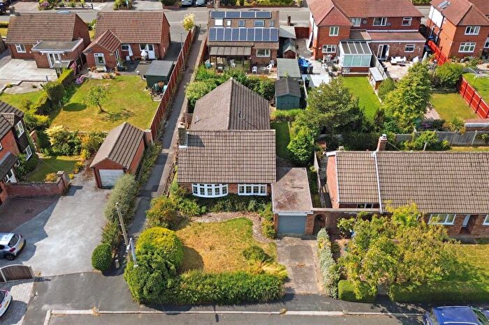3 Bedroom Detached Bungalow For Sale In Lambourne Avenue, Ashbourne, DE6