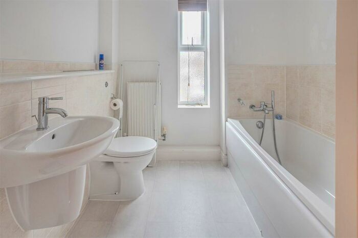 2 Bedroom Apartment To Rent In Edna Bowley Court, Market Harborough, LE16