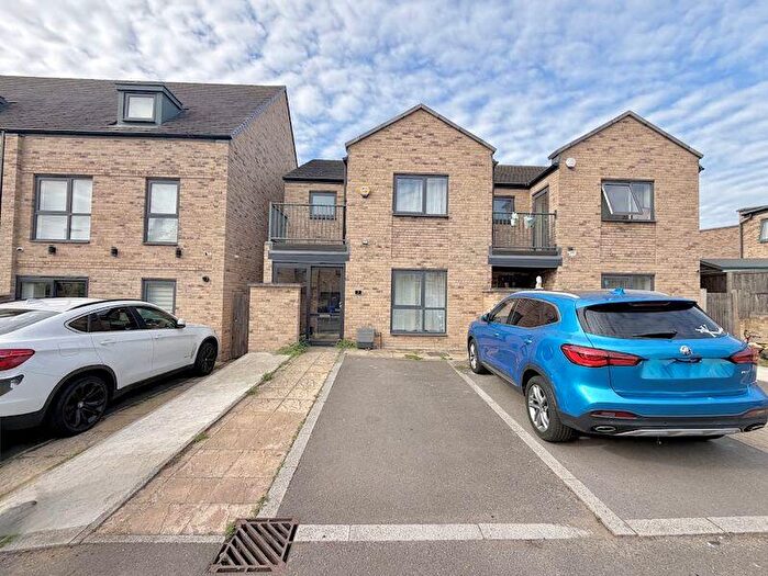 3 Bedroom Semi Detached House To Rent In Ansel Adams Way, Harrow, HA2