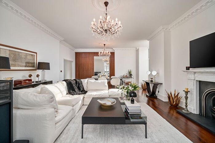 2 Bedroom Flat For Sale In Montagu Mansions, Marylebone, W1U