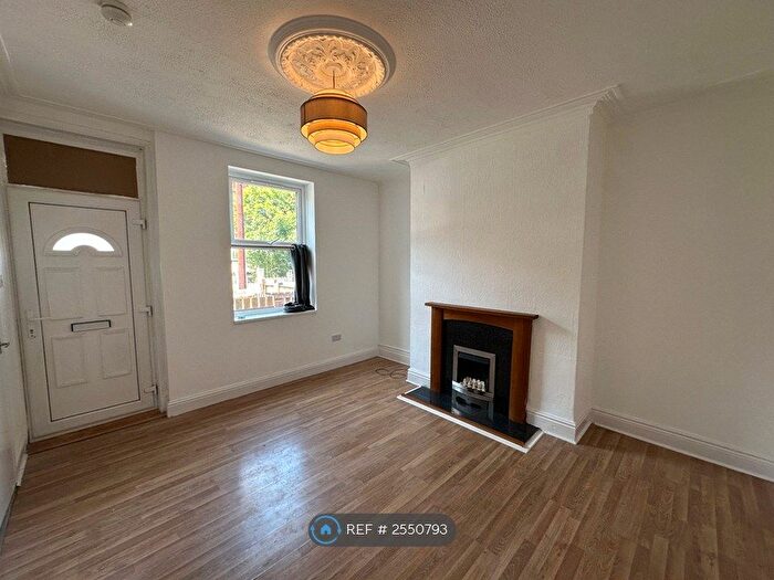 2 Bedroom Terraced House To Rent In Woodview Road, Leeds, LS11