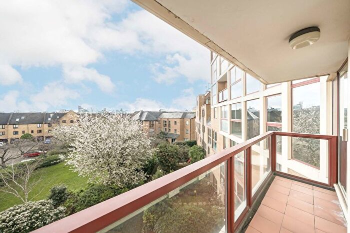 1 Bedroom Flat To Rent In Asher Way, Wapping, E1W