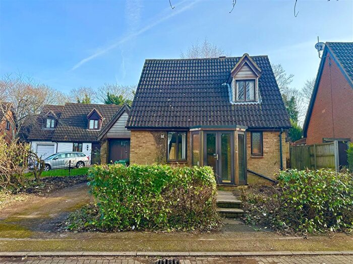 1 Bedroom Detached House For Sale In Caesars Close, Bancroft, Milton Keynes, MK13