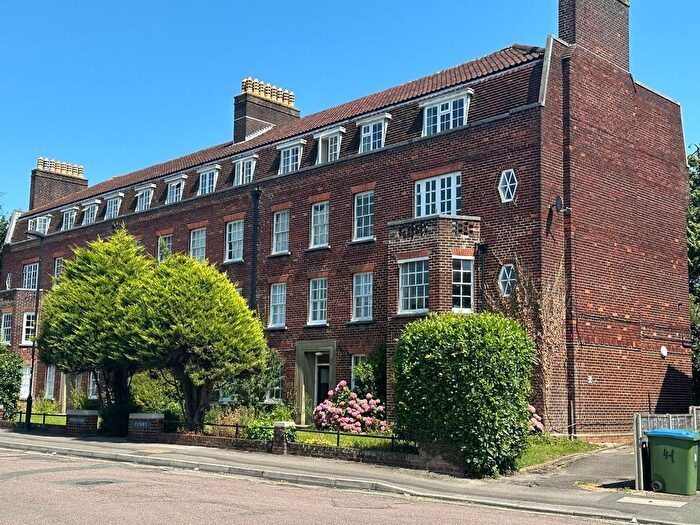 2 Bedroom Flat To Rent In Henstead Court, Devonshire Road, Southampton, SO15