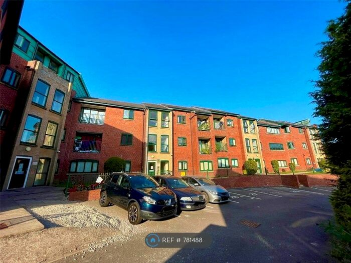3 Bedroom Flat To Rent In Birch Lane, Manchester, M13