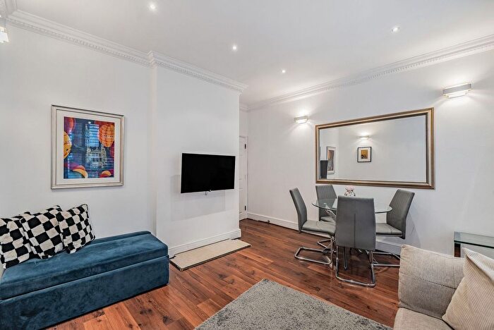 2 Bedroom Flat To Rent In Kensington High Street, Kensington, London, W8