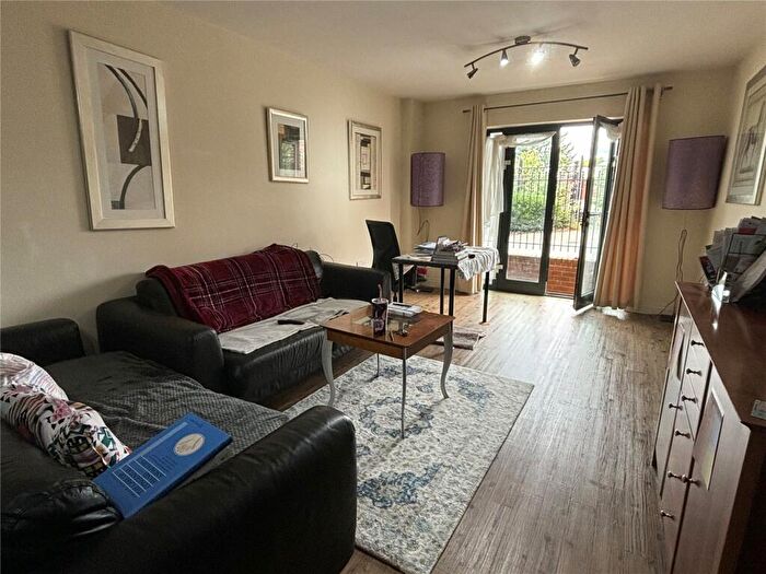 2 Bedroom Apartment For Sale In Q Apartments, Newhall Hill, Birmingham, B1