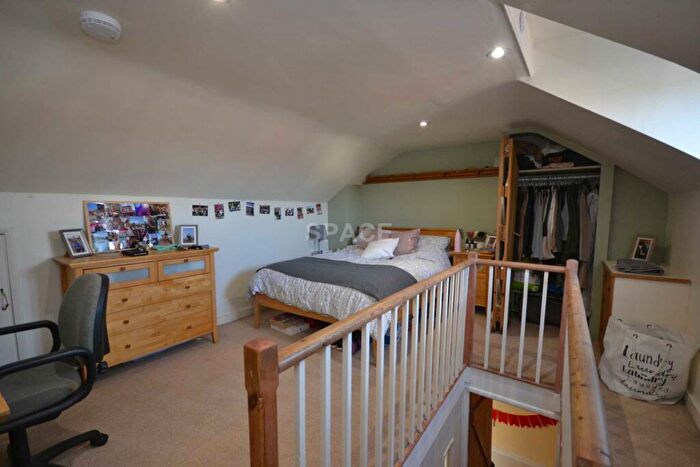 4 Bedroom Terraced House To Rent In Blenheim Road, University, RG1