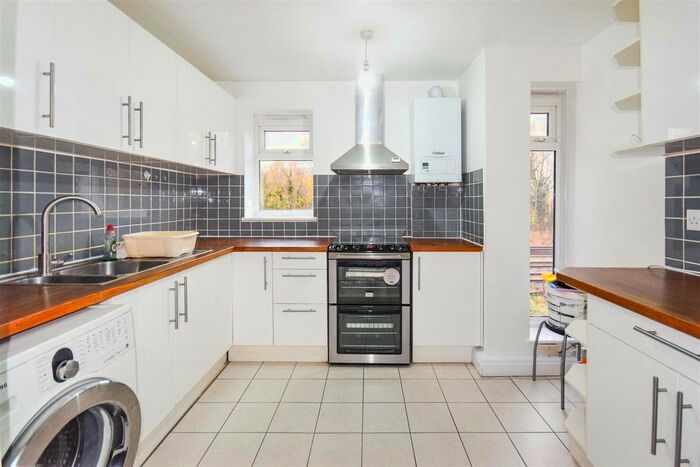2 Bedroom Flat To Rent In Stourhead Gardens, London SW20