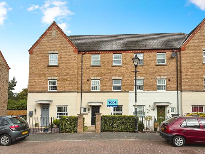 4 Bedroom Terraced House For Sale In Squirrel Chase, Witham St Hughs, LN6