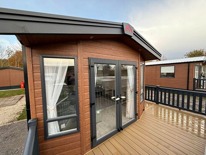 2 Bedroom Lodge For Sale In Newland, Epworth, Doncaster, DN9