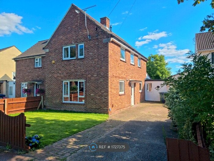 3 Bedroom Semi-Detached House To Rent In Howard Road, Cambridge, CB5