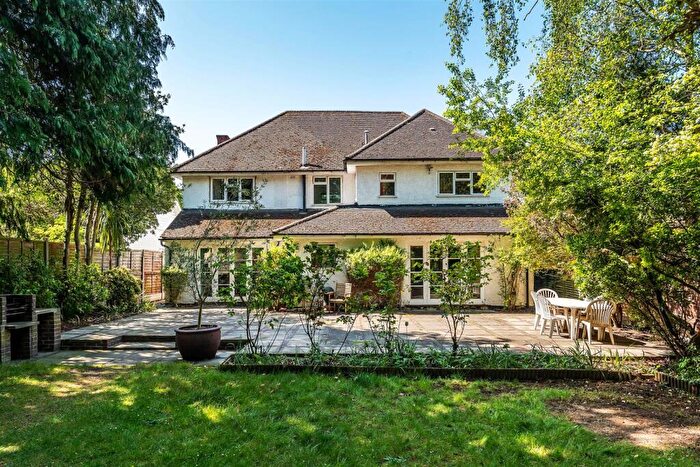 6 Bedroom Detached House For Sale In The Linkway, South Sutton, SM2