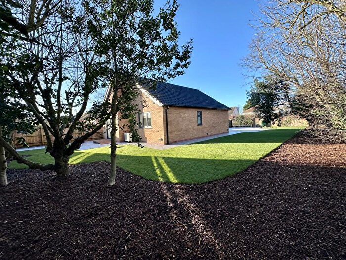 2 Bedroom Bungalow For Sale In Lynn Road, Ely, Cambridgeshire, CB6