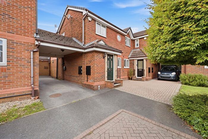 3 Bedroom Semi-Detached House For Sale In Holcombe Close, Altrincham, Greater Manchester, WA14