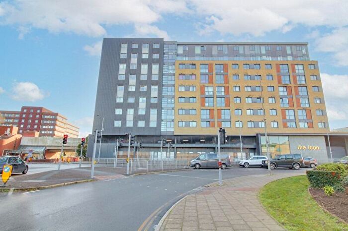 2 Bedroom Apartment For Sale In The Icon, Southernhay, Basildon, Essex, SS14