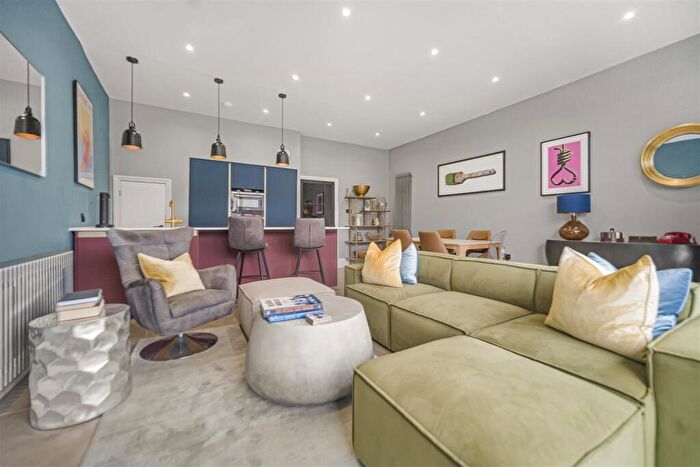 1 Bedroom Apartment For Sale In Windsor Lofts, Penarth, CF64
