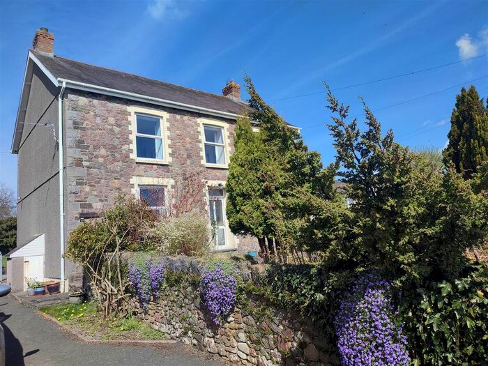 4 Bedroom Detached House For Sale In Manordeilo, Llandeilo, SA19