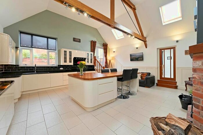 4 Bedroom Detached House For Sale In St. Johns Road, Unstone, Dronfield, S18