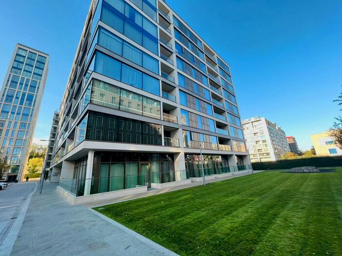 2 Bedroom Flat To Rent In Royal Warwick Square, London, W14