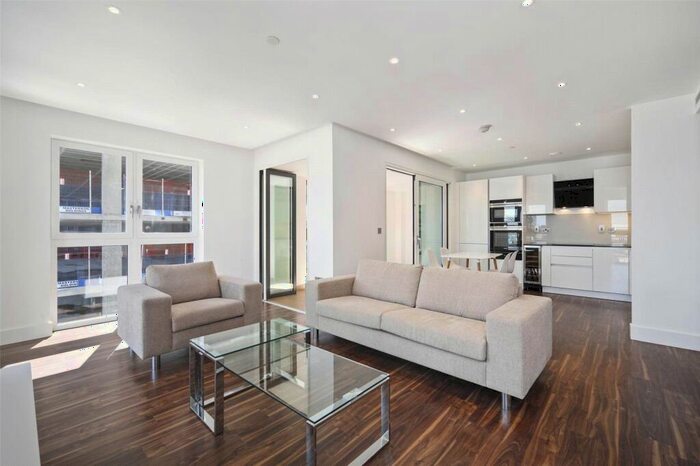 2 Bedroom Apartment To Rent In Wiverton Tower, New Drum Street, London, E1