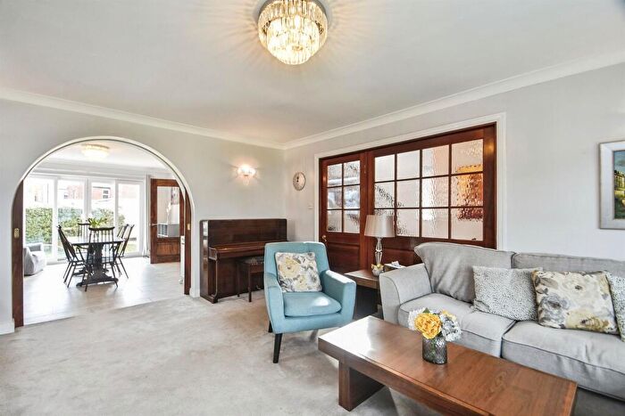 4 Bedroom Detached House For Sale In Boroughbridge Road, Knaresborough, HG5