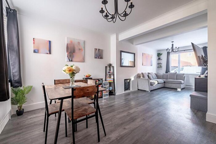 3 Bedroom Terraced House For Sale In Maidstone Road, Lowestoft, NR32