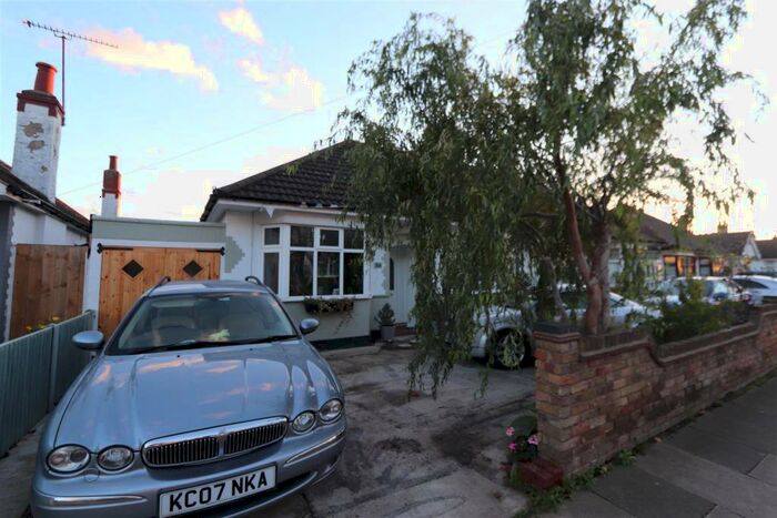 3 Bedroom Semi-Detached Bungalow To Rent In Stuart Road, Southend-On-Sea, SS2