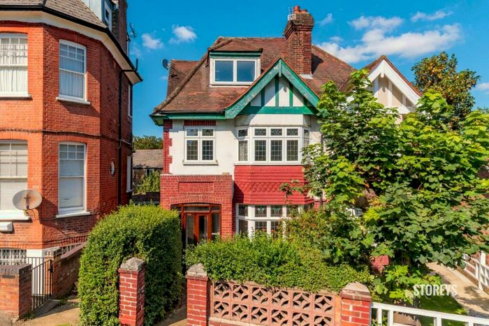 4 Bedroom House To Rent In Springfield, Upper Clapton, Hackney, E5