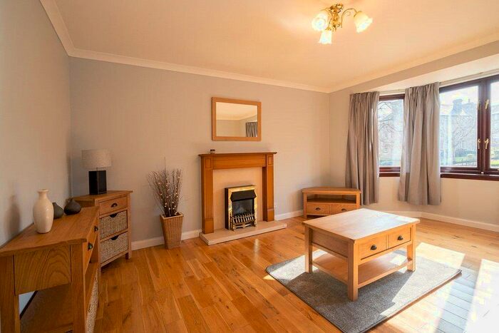 2 Bedroom Apartment To Rent In South Elixa Place, Willowbrae, Edinburgh, EH8
